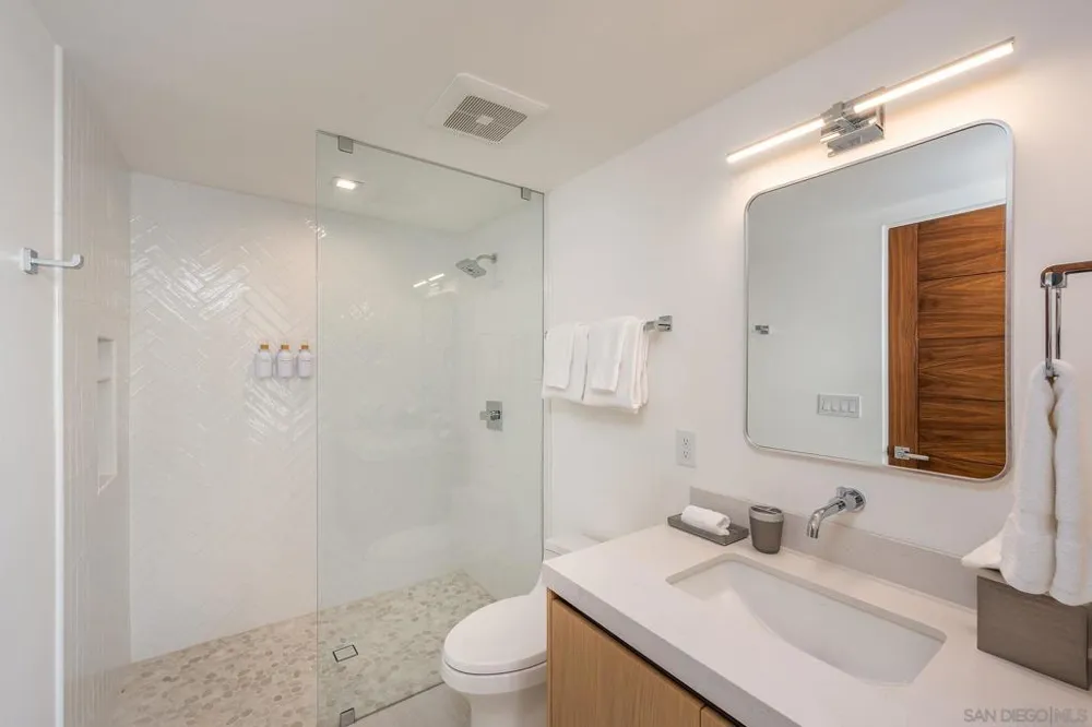 1605 Burgundy Rd Encinitas, CA 92024