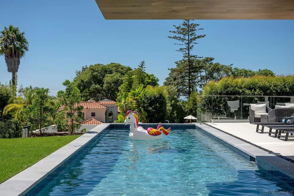 1605 Burgundy Rd Encinitas, CA 92024