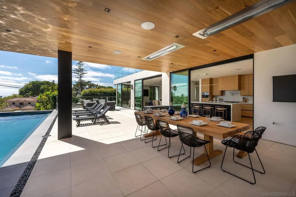 1605 Burgundy Rd Encinitas, CA 92024