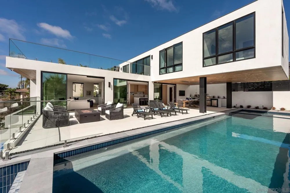 1605 Burgundy Rd Encinitas, CA 92024