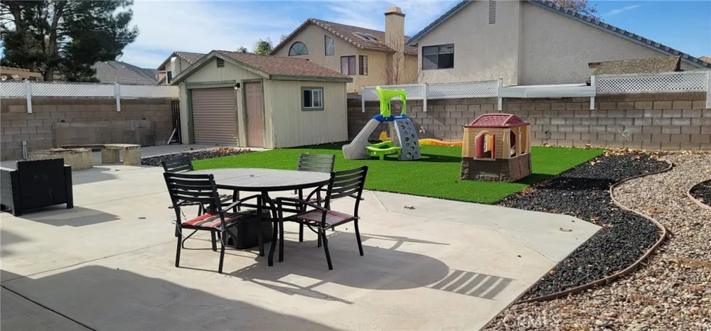 43333 Cottage Lane Lancaster, CA 93536