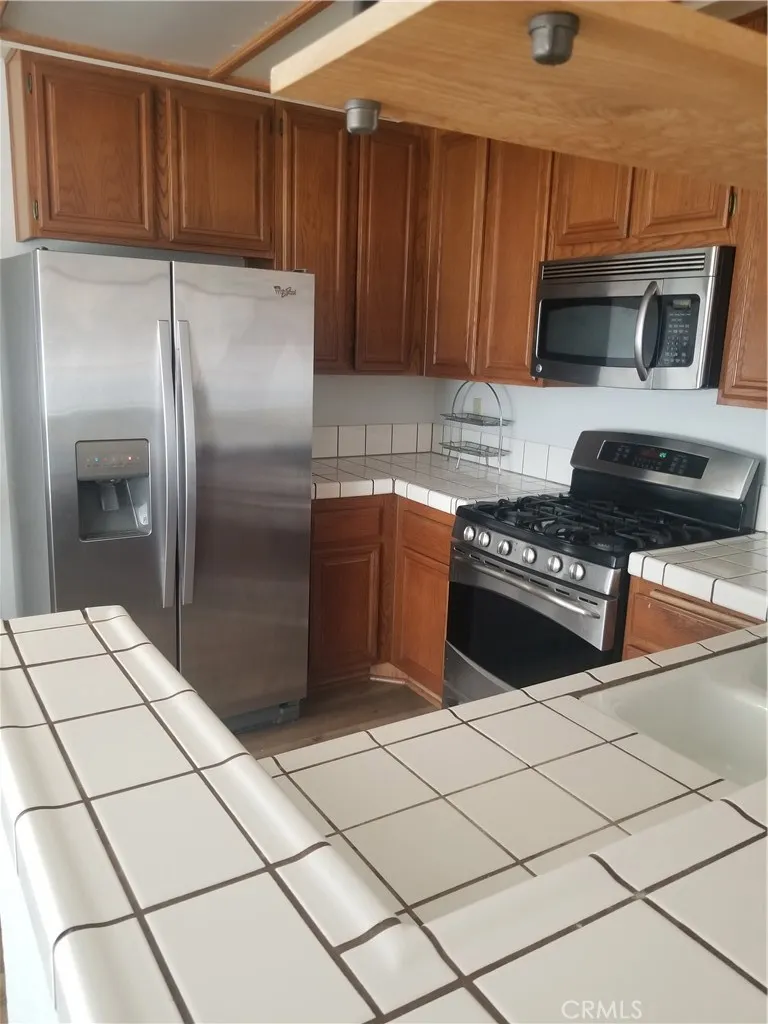 43333 Cottage Lane Lancaster, CA 93536