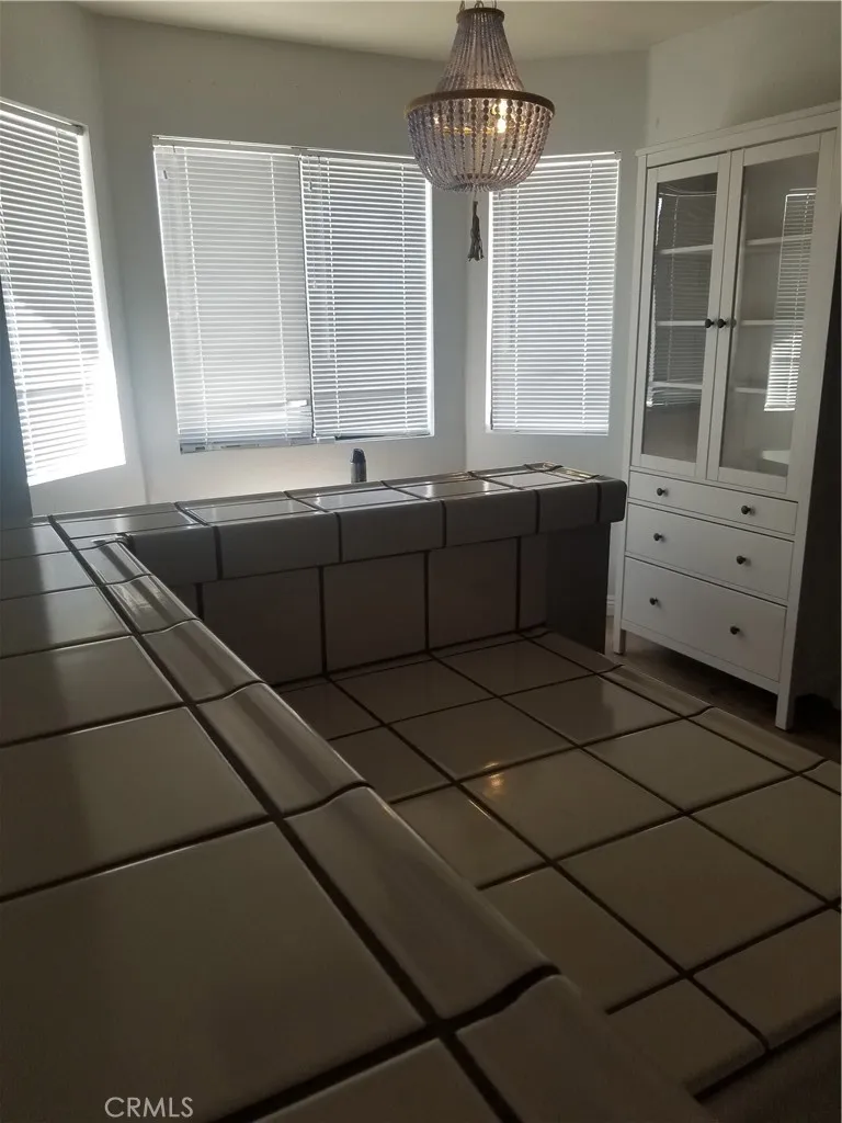 43333 Cottage Lane Lancaster, CA 93536