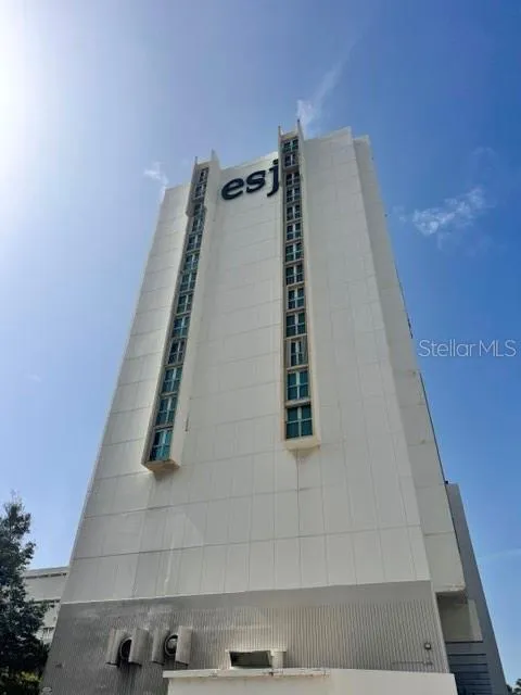 ESJ Tower AVE ISLA VERDE #155