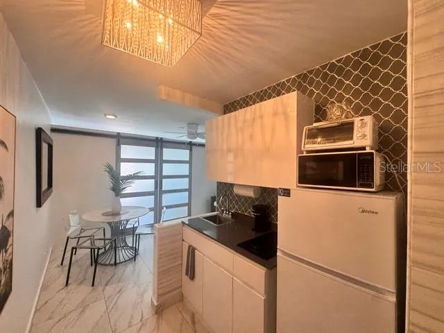 ESJ Tower AVE ISLA VERDE #155 Carolina, PR 00979