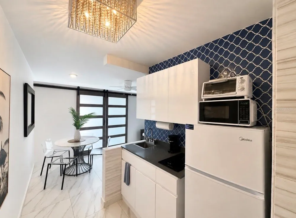 ESJ Tower AVE ISLA VERDE #155 Carolina, PR 00979