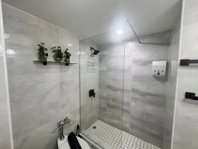 ESJ Tower AVE ISLA VERDE #155 Carolina, PR 00979