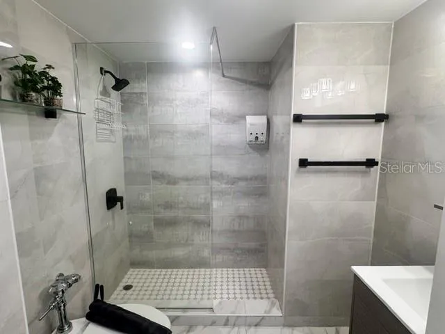 ESJ Tower AVE ISLA VERDE #155 Carolina, PR 00979