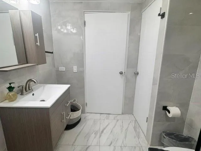 ESJ Tower AVE ISLA VERDE #155 Carolina, PR 00979