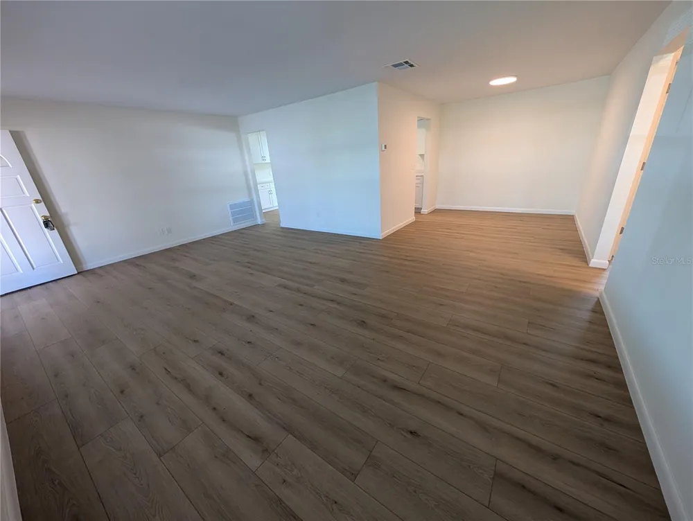 14119 88TH AVENUE Seminole, FL 33776