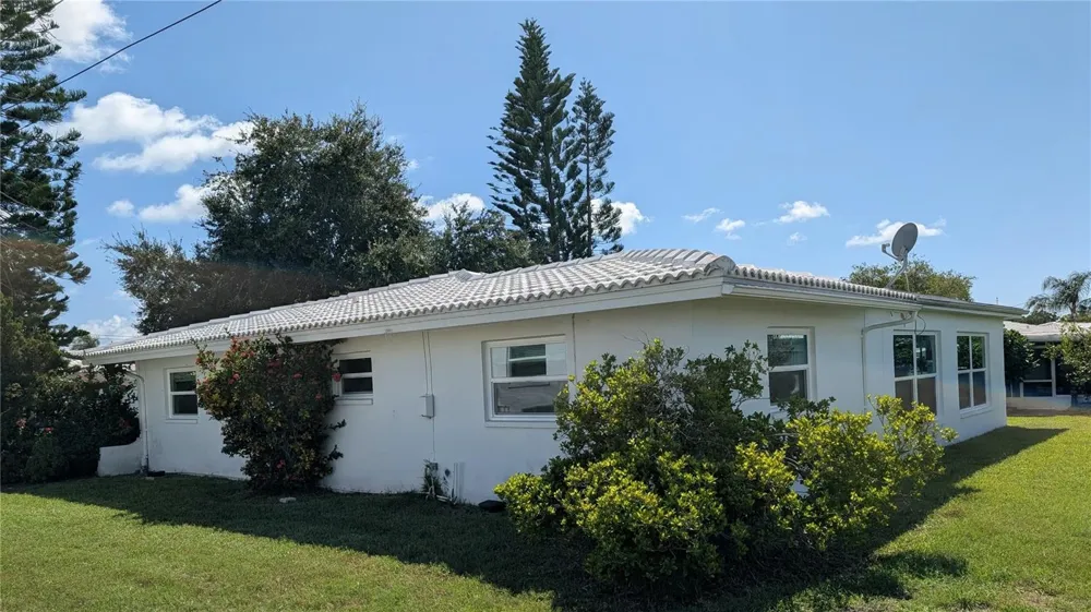 14119 88TH AVENUE Seminole, FL 33776