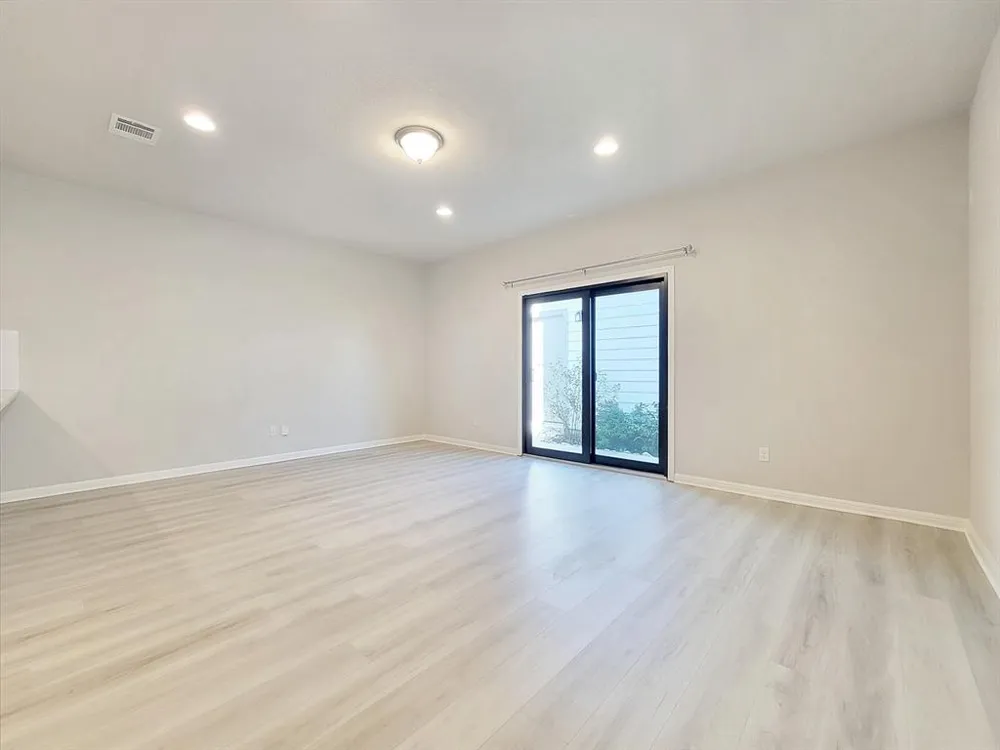 2044 Arendale Drive Leander, TX 78641