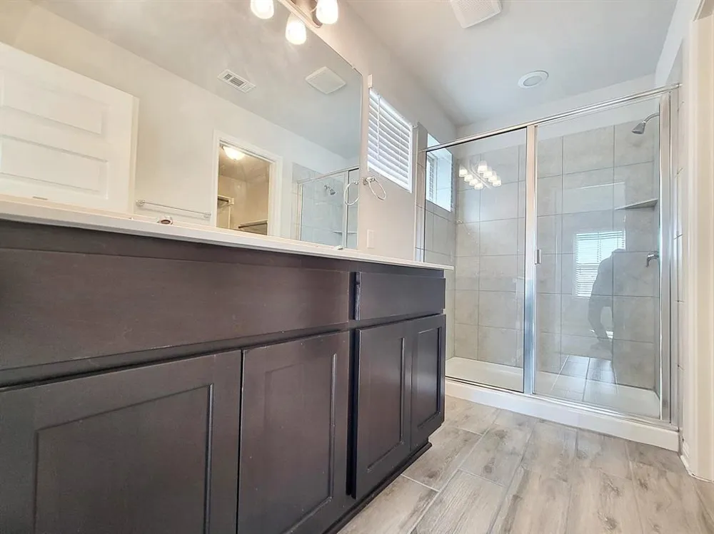 2044 Arendale Drive Leander, TX 78641