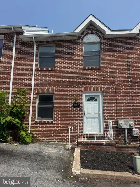 1107 VAN BUREN WAY