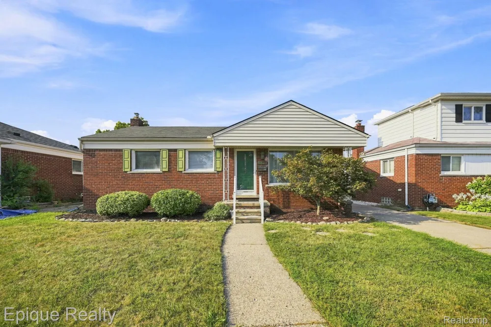 32980 Rosslyn Avenue Garden City City, MI 48135