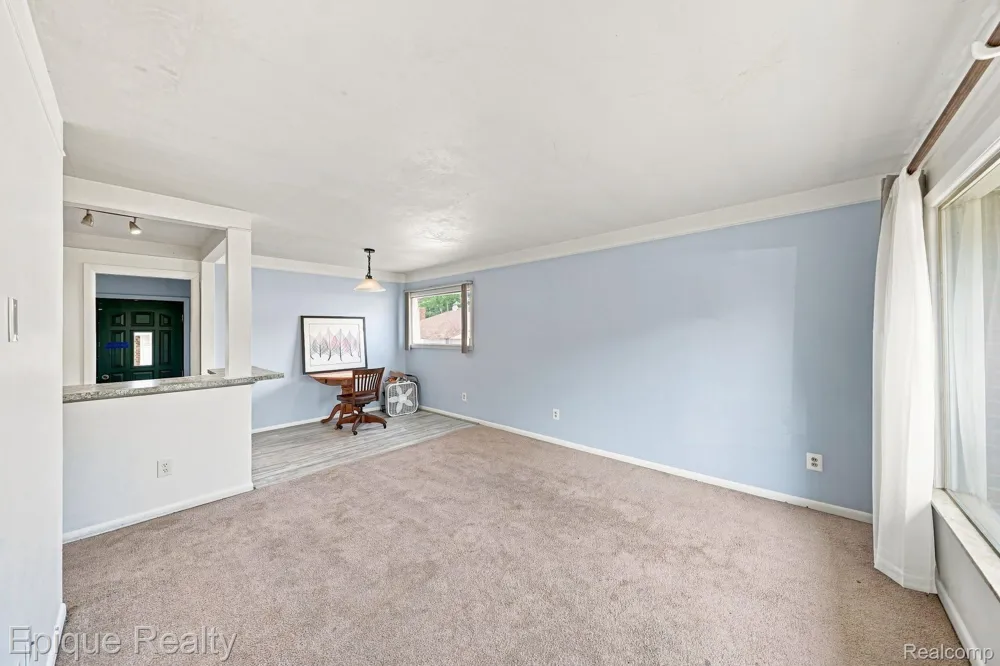32980 Rosslyn Avenue Garden City City, MI 48135