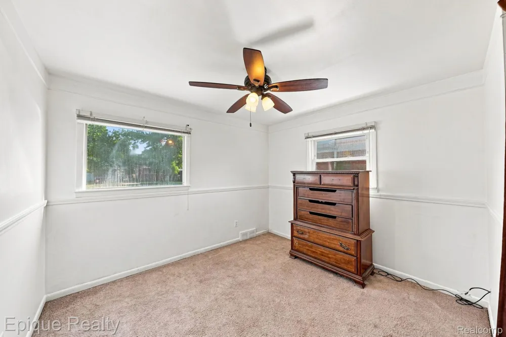 32980 Rosslyn Avenue Garden City City, MI 48135
