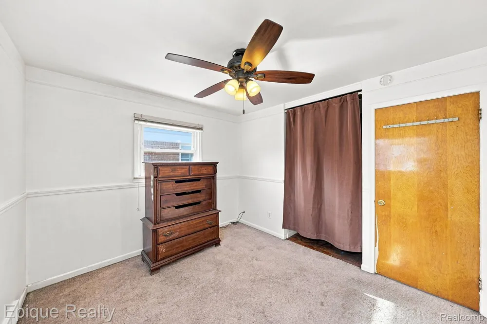32980 Rosslyn Avenue Garden City City, MI 48135