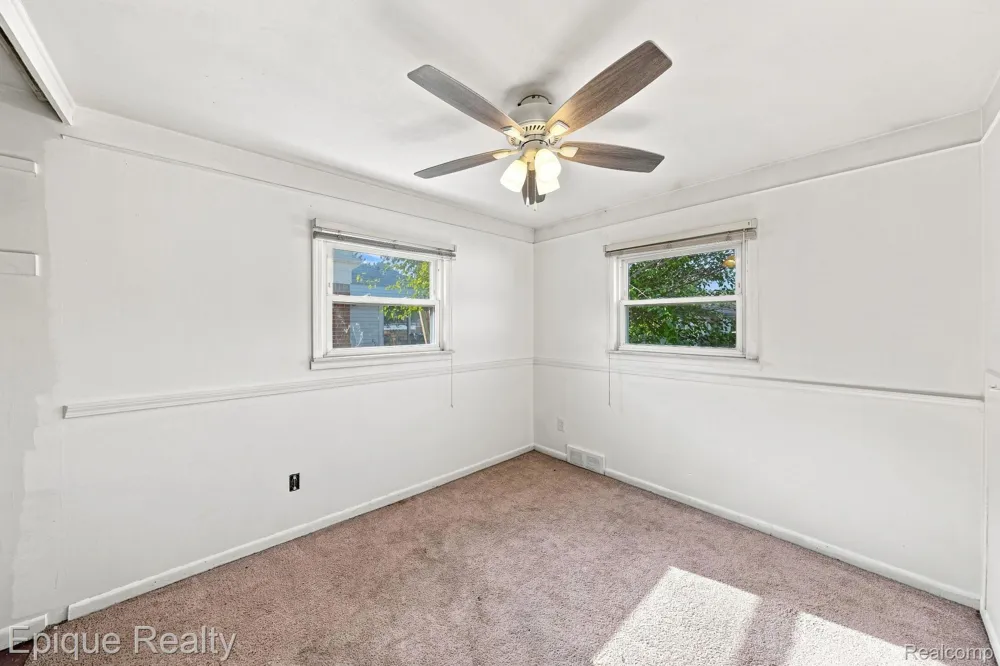 32980 Rosslyn Avenue Garden City City, MI 48135