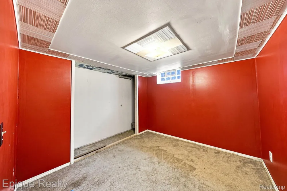 32980 Rosslyn Avenue Garden City City, MI 48135