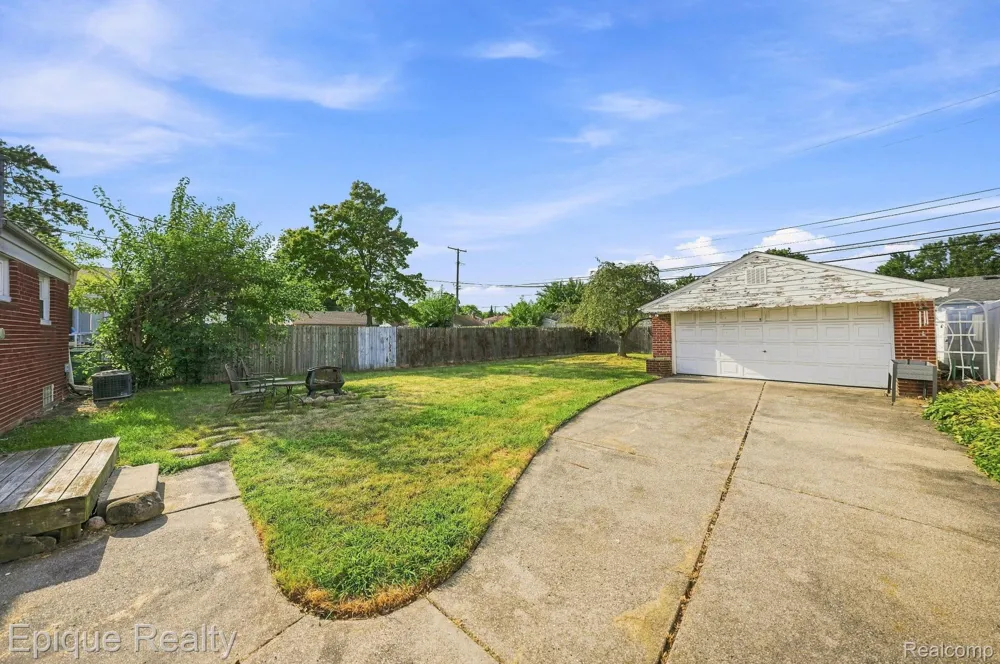 32980 Rosslyn Avenue Garden City City, MI 48135