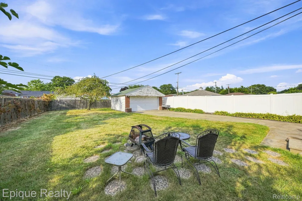32980 Rosslyn Avenue Garden City City, MI 48135
