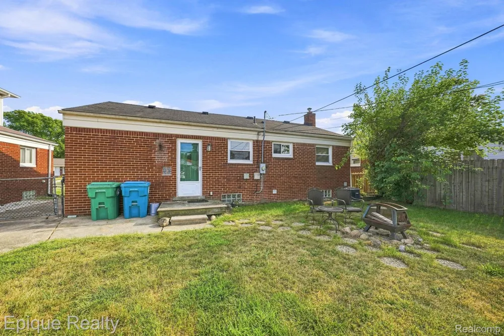 32980 Rosslyn Avenue Garden City City, MI 48135
