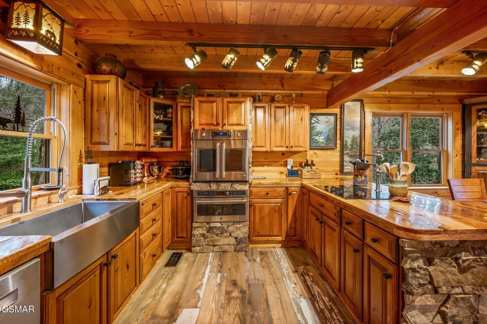 1903 Waters End Road Walland, TN 37886