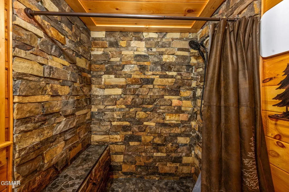 1903 Waters End Road Walland, TN 37886