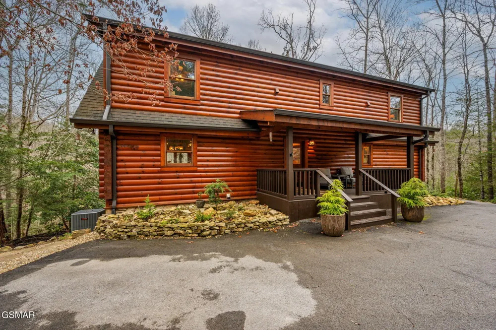 1903 Waters End Road Walland, TN 37886