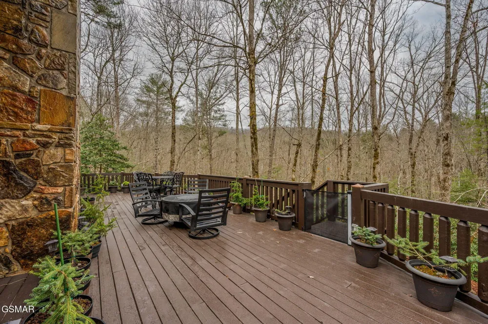 1903 Waters End Road Walland, TN 37886