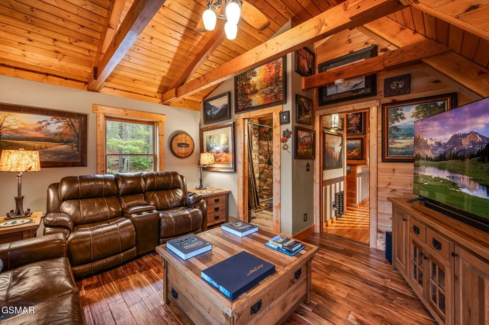 1903 Waters End Road Walland, TN 37886