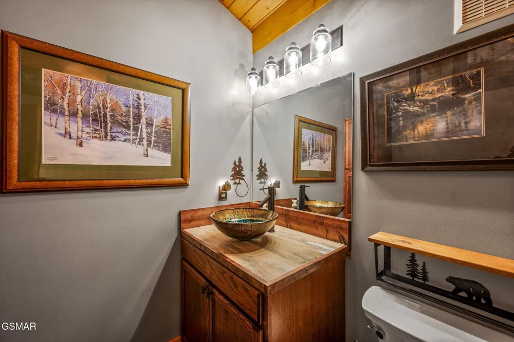 1903 Waters End Road Walland, TN 37886