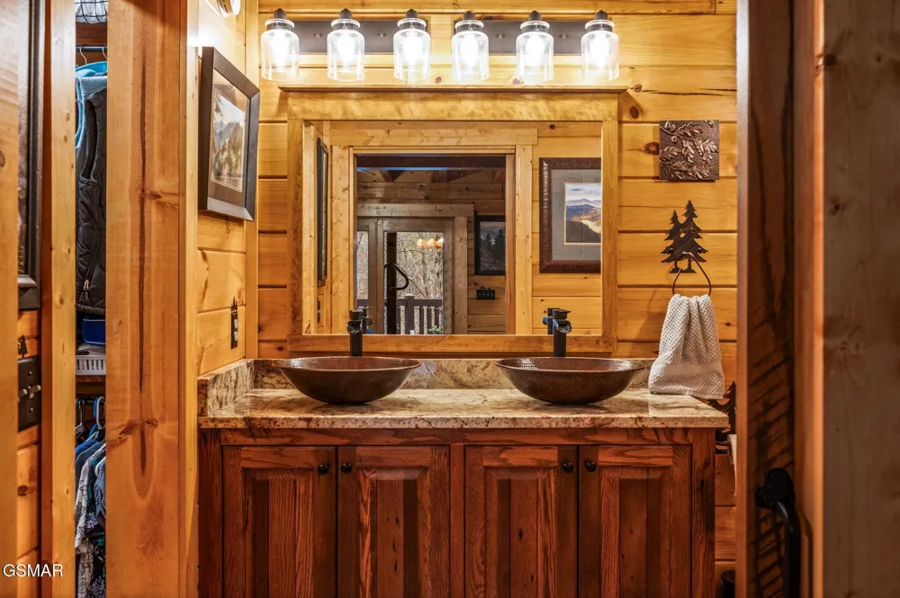 1903 Waters End Road Walland, TN 37886