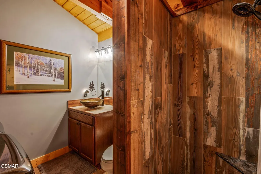 1903 Waters End Road Walland, TN 37886