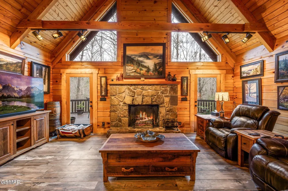 1903 Waters End Road Walland, TN 37886