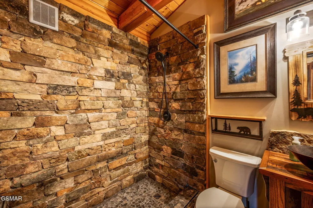 1903 Waters End Road Walland, TN 37886
