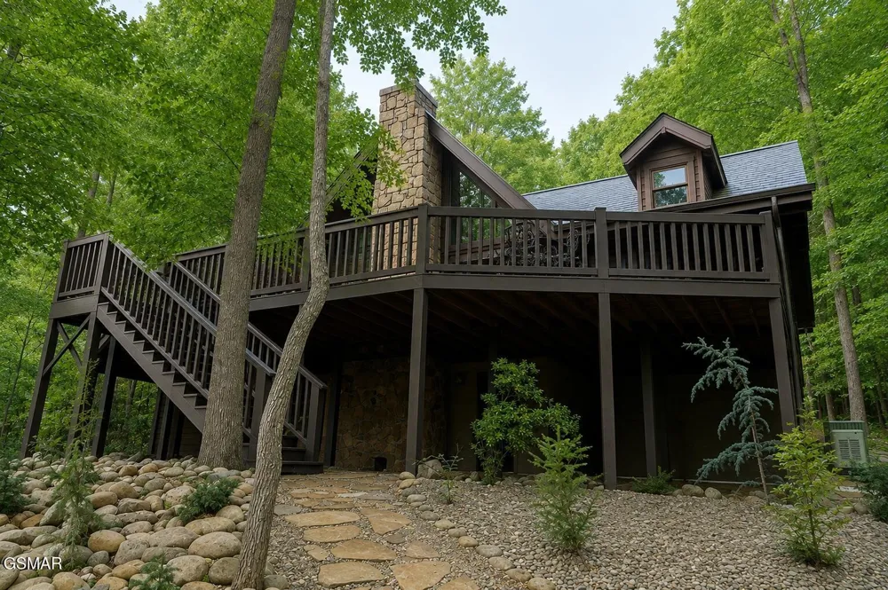 1903 Waters End Road Walland, TN 37886