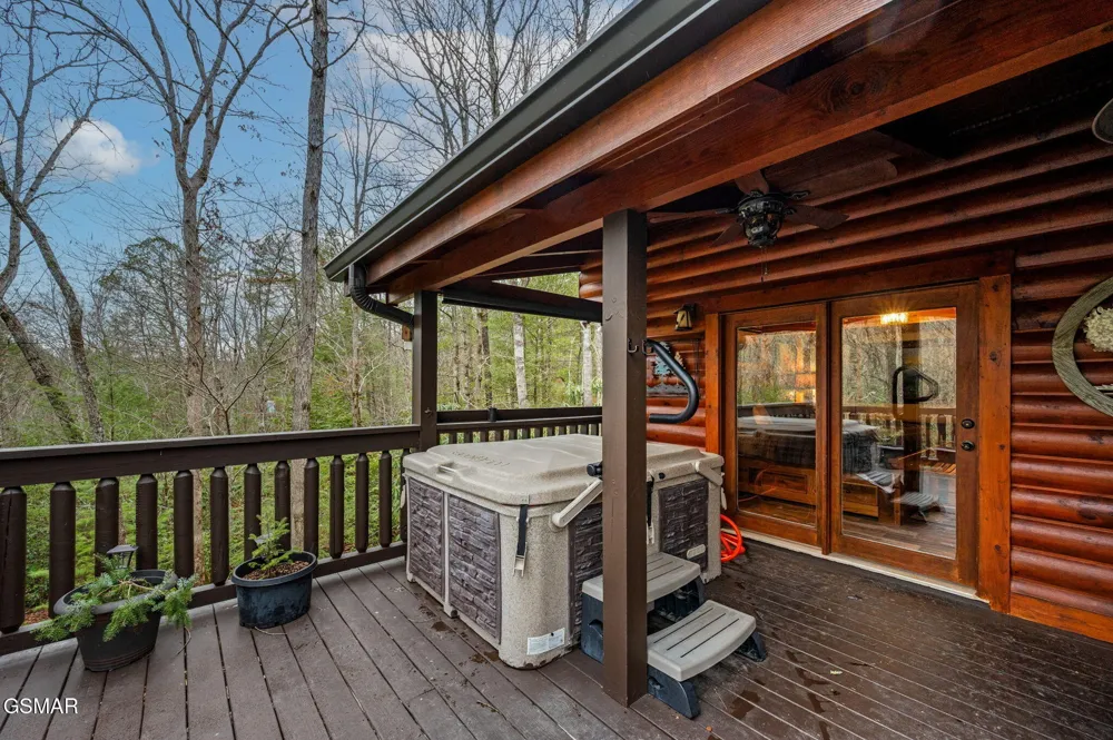 1903 Waters End Road Walland, TN 37886