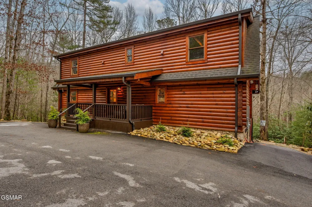 1903 Waters End Road Walland, TN 37886