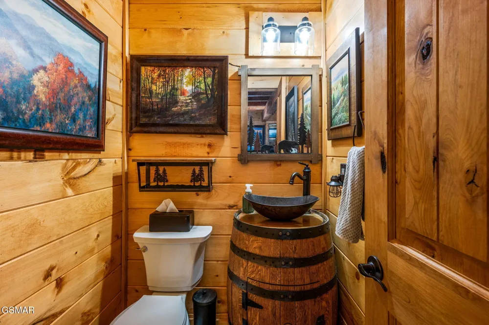 1903 Waters End Road Walland, TN 37886