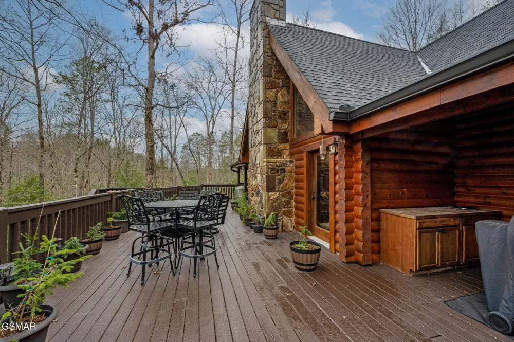 1903 Waters End Road Walland, TN 37886