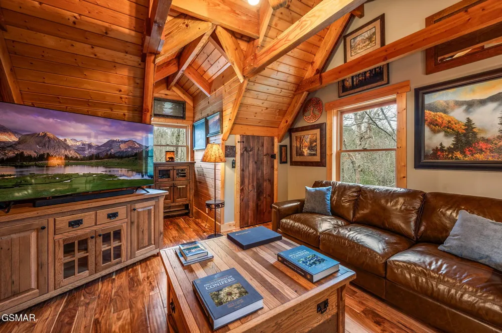 1903 Waters End Road Walland, TN 37886