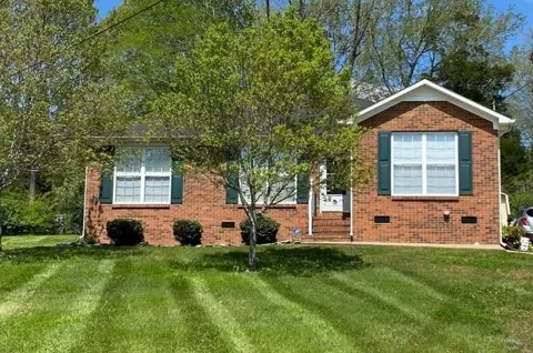 828 Mulberry Dr