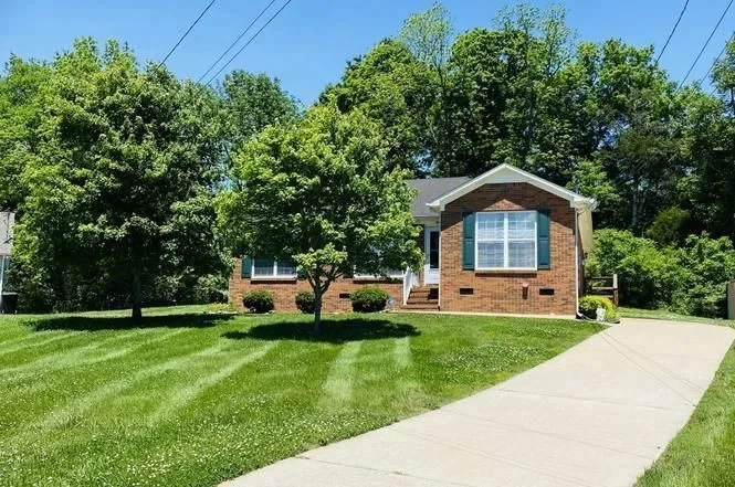 828 Mulberry Dr Columbia, TN 38401