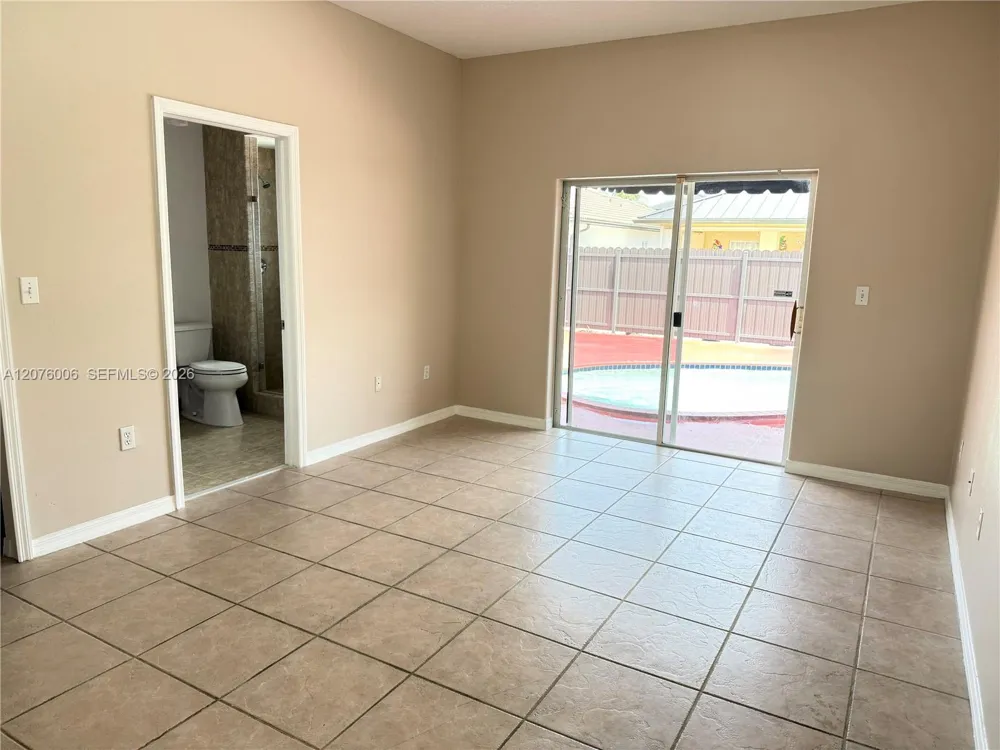 15957 SW 54th Ter Miami, FL 33185
