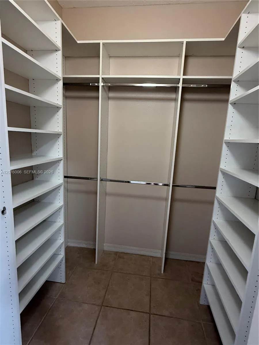 15957 SW 54th Ter Miami, FL 33185