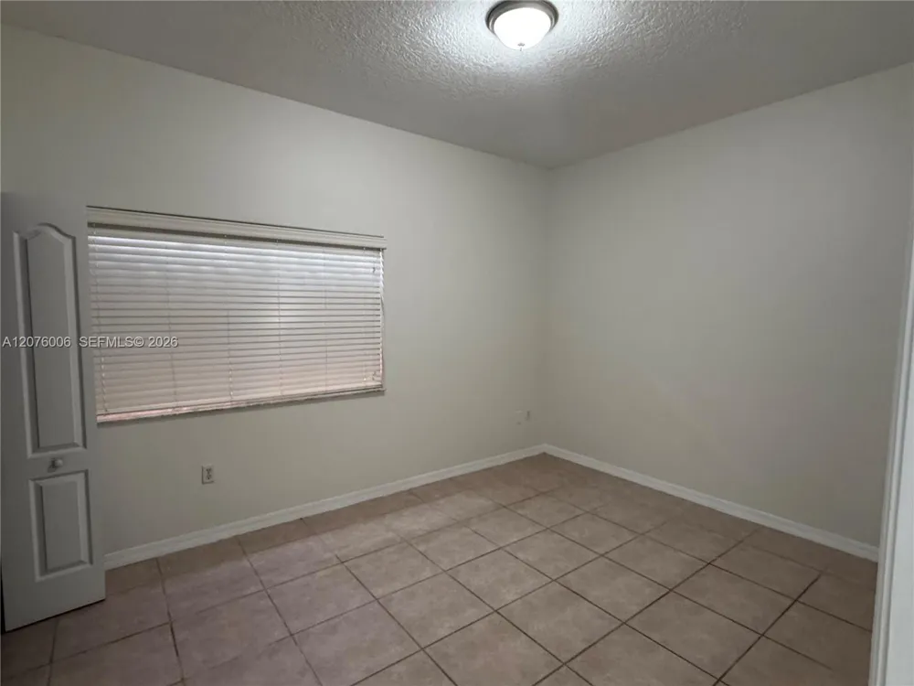 15957 SW 54th Ter Miami, FL 33185