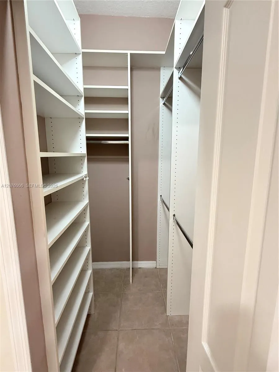 15957 SW 54th Ter Miami, FL 33185