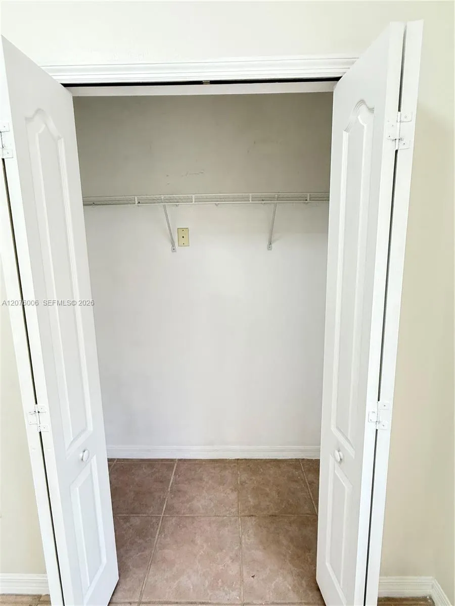 15957 SW 54th Ter Miami, FL 33185